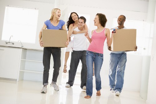 Customer completing an Eastbarnet Storage booking form