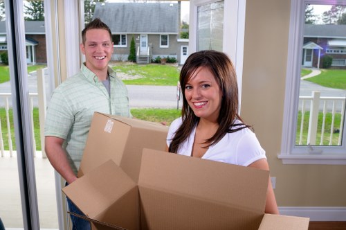 Professional packing services in Eastbarnet for a smooth home move